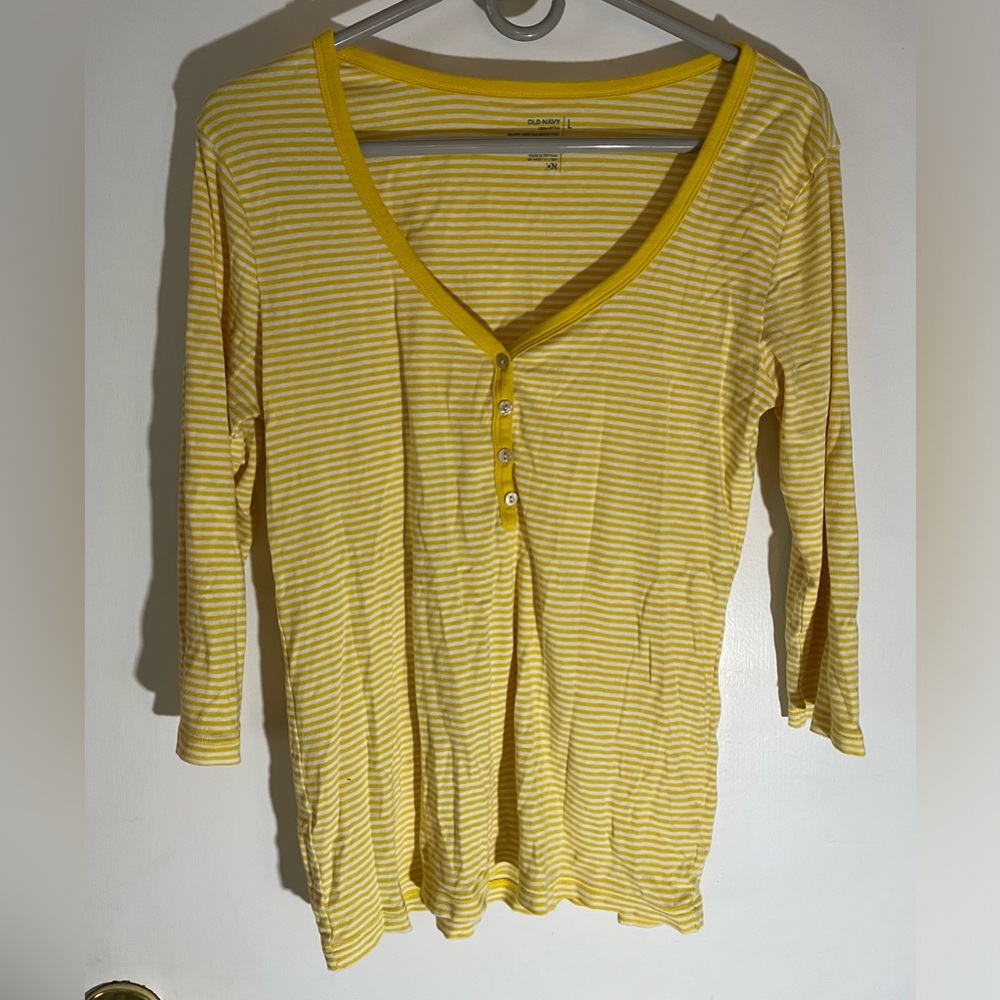 Old Navy size large 3/4 sleeve shirt